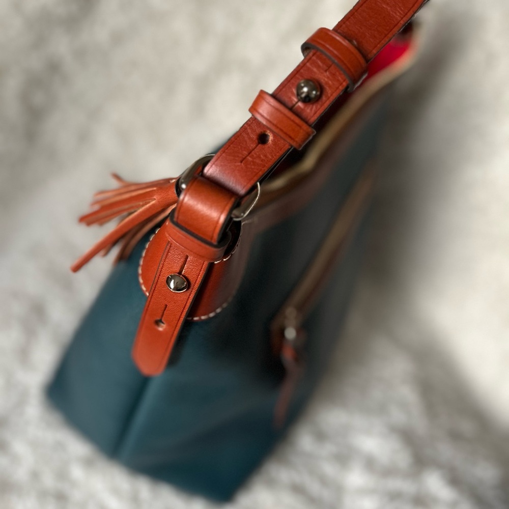 DOONEY & BOURKE Pebble Grain Hobo Sac. - Picture 6 of 11